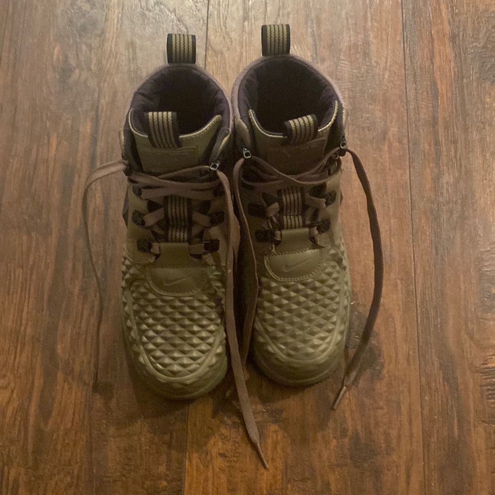Nike Duck Boots